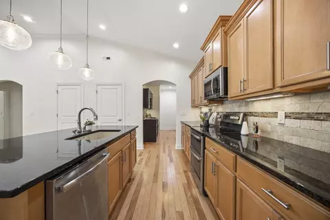 1792 Sedgefield Dr, Ooltewah, TN 37363