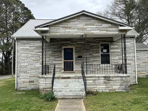 912 N Price St, Sweetwater, TN 37874