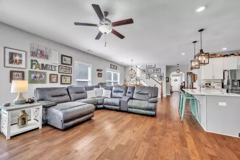 Entry Way - 1529 Buttonwood Loop, Chattanooga, TN 37421 photo 6 of 11