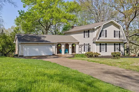 9230 Royal Shadows Dr, Chattanooga, TN 37421
