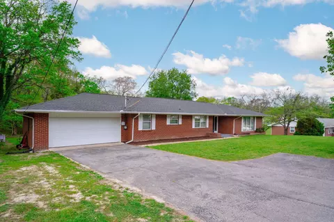 135 N Jenkins Rd, Rossville, GA 30741