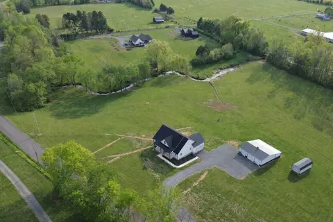209 W Valley Rd, Dunlap, TN 37327