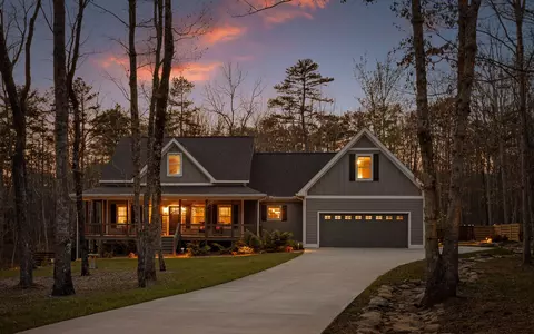 2821 Clear Brooks Dr, Signal Mountain, TN 37377