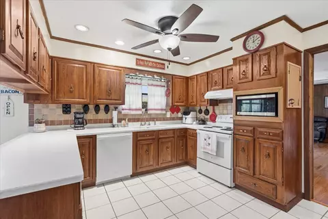 Kitchen - 487 Hackworth Rd, Whitwell, TN 37397 photo 1 of 6