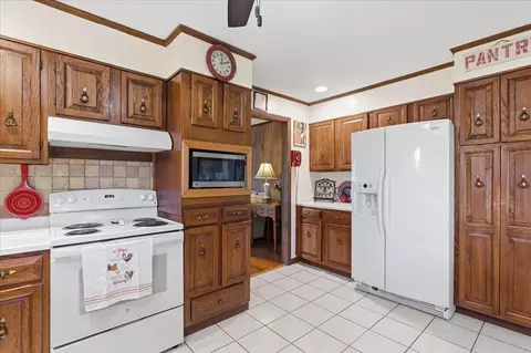 Kitchen - 487 Hackworth Rd, Whitwell, TN 37397 photo 2 of 6