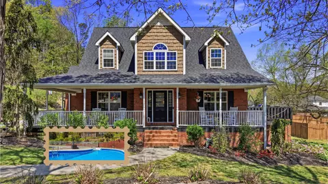 3216 Leona Dr, Rocky Face, GA 30740