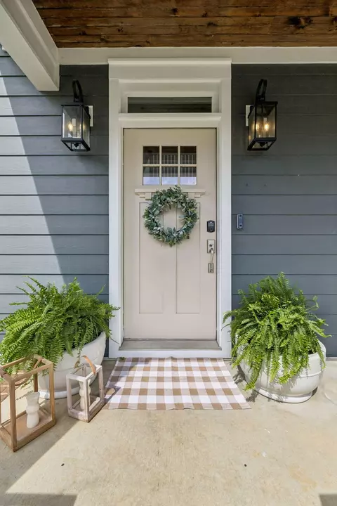 Exterior - 619 E 16th St, Chattanooga, TN 37408 photo 3 of 9