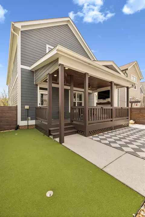 Exterior - 619 E 16th St, Chattanooga, TN 37408 photo 8 of 9