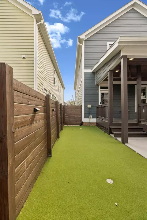 Exterior - 619 E 16th St, Chattanooga, TN 37408 photo 7 of 9