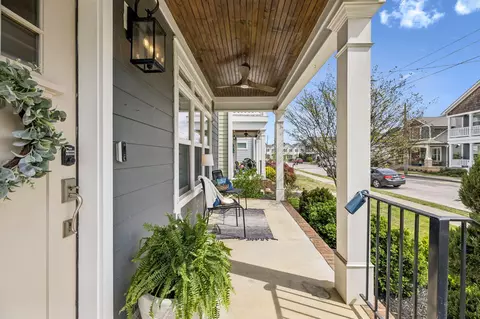 Exterior - 619 E 16th St, Chattanooga, TN 37408 photo 4 of 9