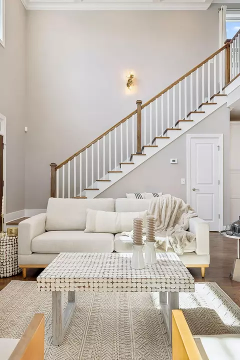 Living - 619 E 16th St, Chattanooga, TN 37408 photo 1 of 2