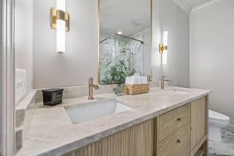 Bath - 619 E 16th St, Chattanooga, TN 37408 photo 1 of 8