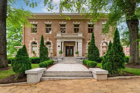 900 Vine St #8, Chattanooga, TN 37403