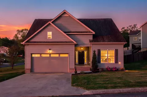 574 Titanium Dr, Hixson, TN 37343