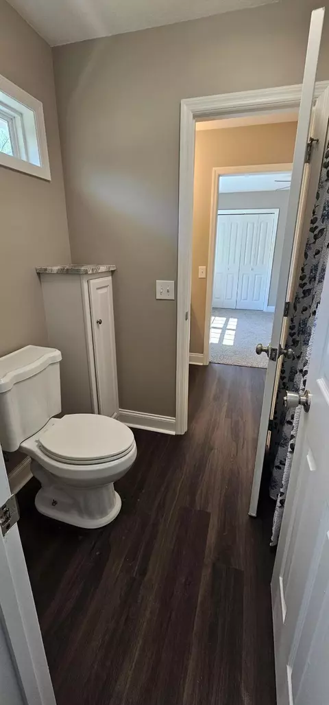 Bath - 5115 Highway 150, Sequatchie, TN 37374 photo 6 of 7