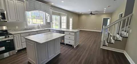 Kitchen - 5115 Highway 150, Sequatchie, TN 37374 photo 3 of 3