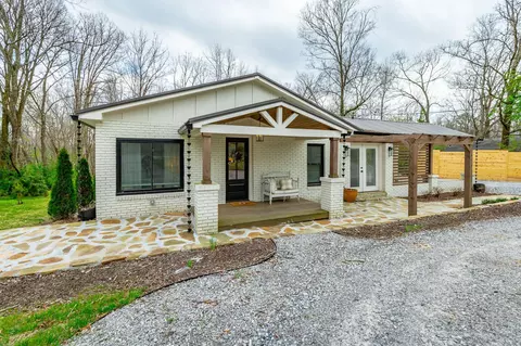 2422 Corral Rd, Signal Mountain, TN 37377