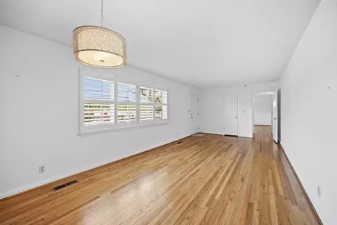 Living - 1346 Phils Dr, Chattanooga, TN 37421 photo 1 of 4
