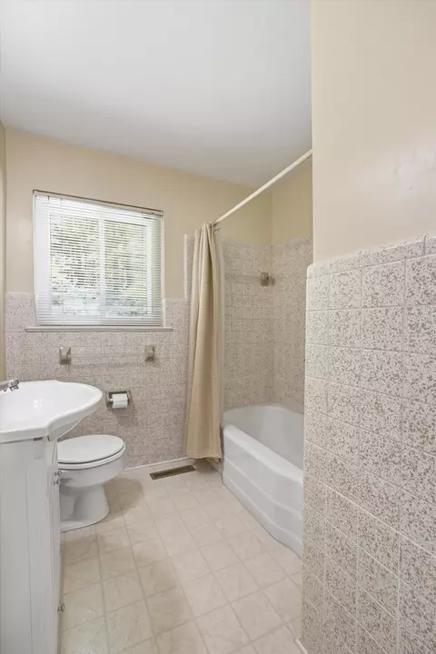 Bath - 1346 Phils Dr, Chattanooga, TN 37421 photo 2 of 2