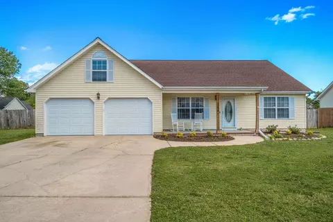 35 Holli Ln, Rossville, GA 30741