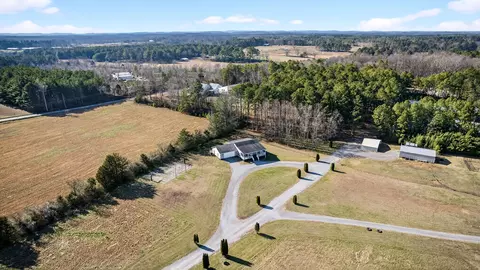 229 Davis Lane Ln, Old Fort, TN 37362