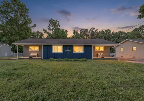 726 W 728 West State Line Rd, Rossville, GA 30741