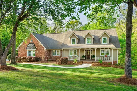 707 Rocky Shadows Dr, Chattanooga, TN 37421