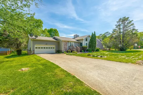 8504 Horseshoe Bend Ln, Ooltewah, TN 37363