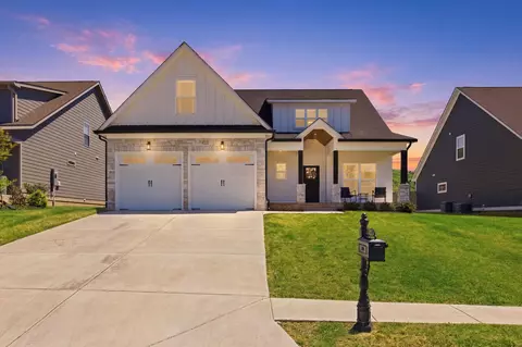 8921 Silver Maple Dr, Ooltewah, TN 37363