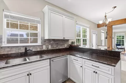 Kitchen - 7154 Arbor Leaf Ln, Chattanooga, TN 37421 photo 2 of 3