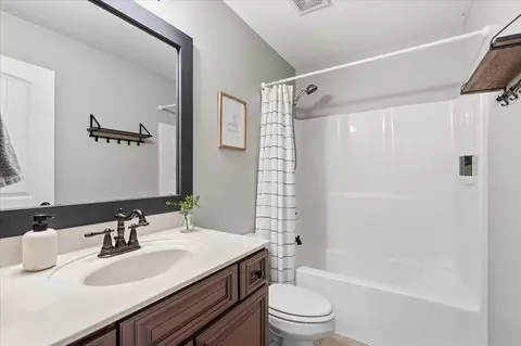 Bath - 7154 Arbor Leaf Ln, Chattanooga, TN 37421 photo 4 of 4