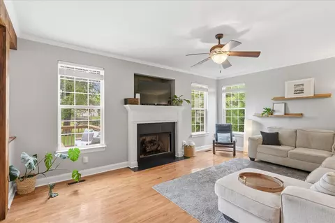 Living - 7154 Arbor Leaf Ln, Chattanooga, TN 37421 photo 3 of 3