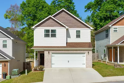 482 Candytuft Ln, Hixson, TN 37343