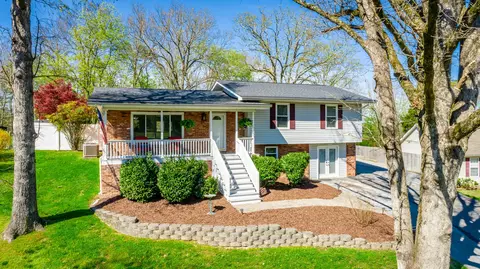 1121 O Henry Dr, Hixson, TN 37343