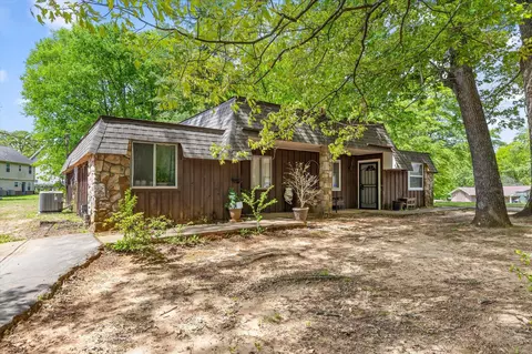 5217 Hickory Woods Ln, Hixson, TN 37343