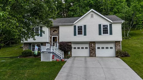 394 Stanley Dr, Ringgold, GA 30736