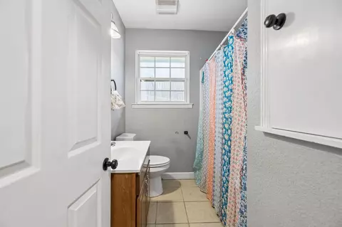 Bath - 90 Sutton Dr, Ringgold, GA 30736 photo 4 of 4