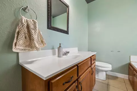 Bath - 90 Sutton Dr, Ringgold, GA 30736 photo 2 of 4