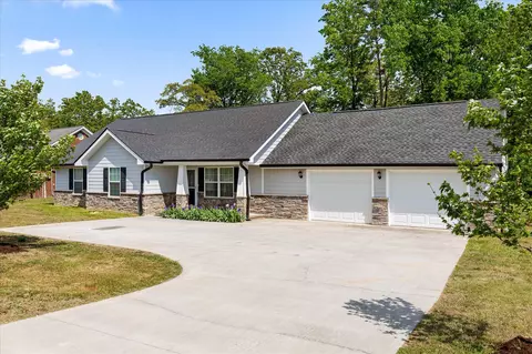 8410 Hixson Pike, Hixson, TN 37343