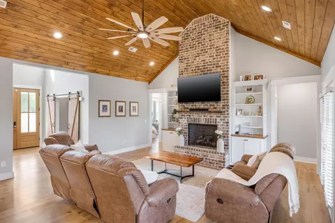 206 Rochelle Cir NE, Charleston, TN 37310