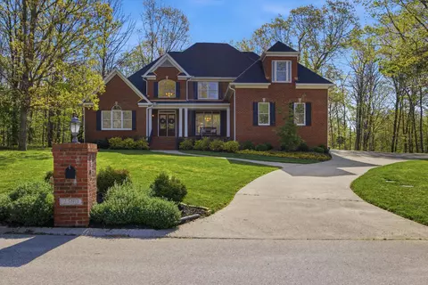 2590 Bristlecone Ln, Signal Mountain, TN 37377