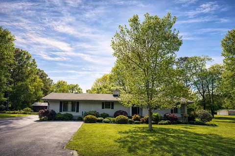 1736 Eagle Dr, Hixson, TN 37343