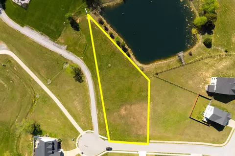 9119 Sir Boon Ct, Harrison, TN 37341