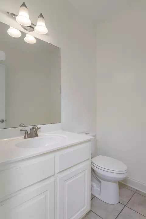 Bath - 8233 Double Eagle Ct, Ooltewah, TN 37363 photo 5 of 5