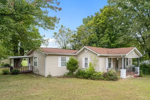 136 Summit St, Rossville, GA 30741