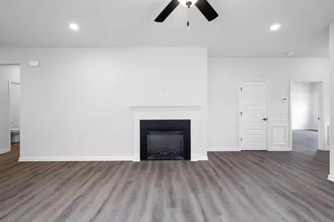 Living - 4901 Hazelnut Ln, Apison, TN 37302 photo 5 of 5