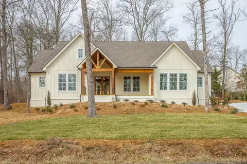 498 Hargis Rd, Signal Mountain, TN 37377