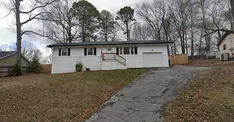 9986 Smith Morgan Rd, Soddy Daisy, TN 37379