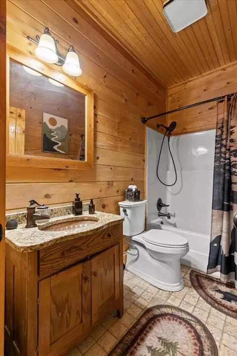Bath - 844 Fawn Cir, Dunlap, TN 37327 photo 1 of 5
