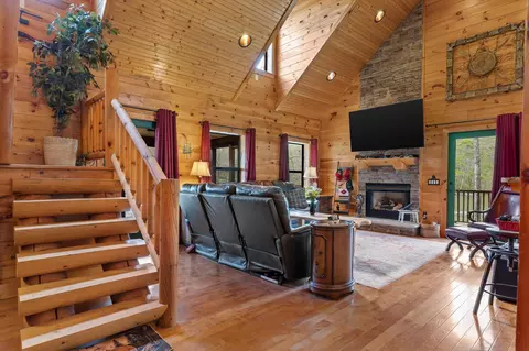 Living - 844 Fawn Cir, Dunlap, TN 37327 photo 1 of 7